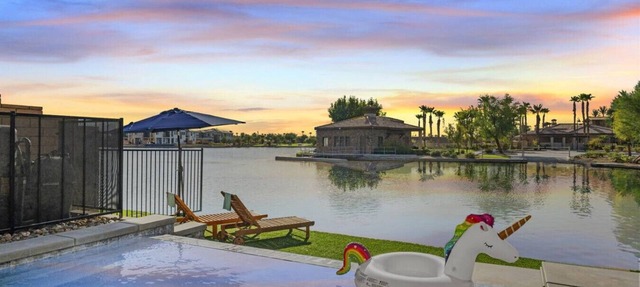 Luxe Lakefront Villa: Saltwater Pool, Spa & Games