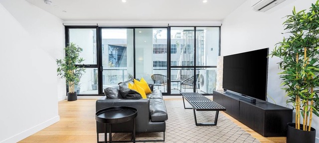 Luxe Tri-Level Opp Westfield Pool Gym Park for 2
