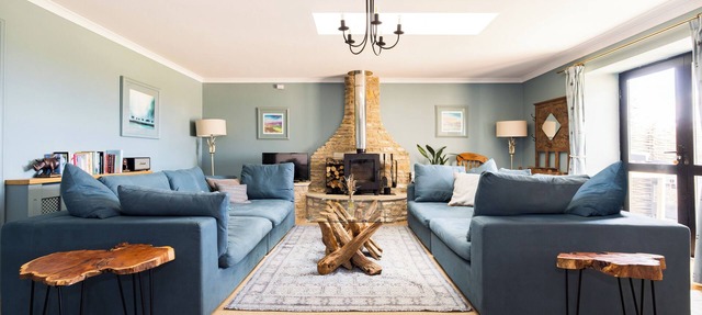 Luxurious Complex: 2 barns together edge of Frome