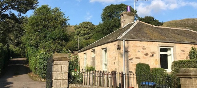Luxurious cottage, accessible & pet friendly, beautiful location, stunning views
