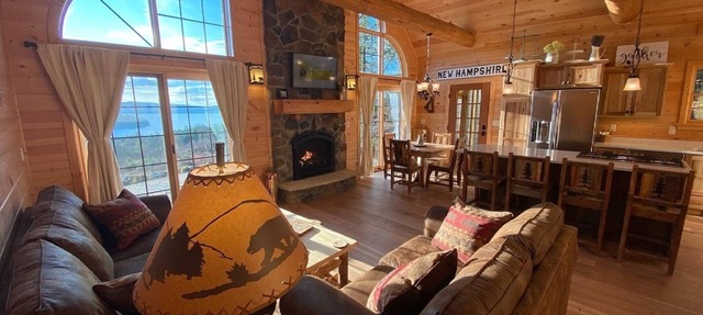 Luxurious Eagle Ridge Log Home Newfound Lake