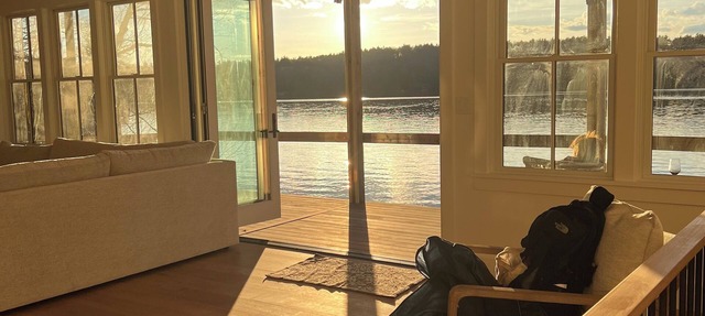Luxurious Lakefront 3-bedroom house in Fitzwilliam on Laurel Lake