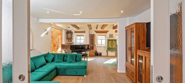 Luxurious sandstone villa - 320 sqm - 7 rooms