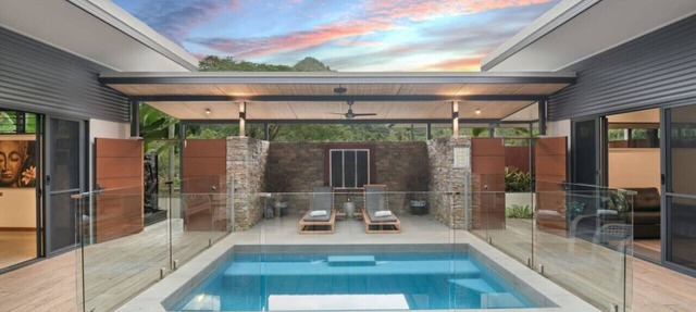 Luxurious Tropical Retreat with Private Pool Near Crystal Cascades