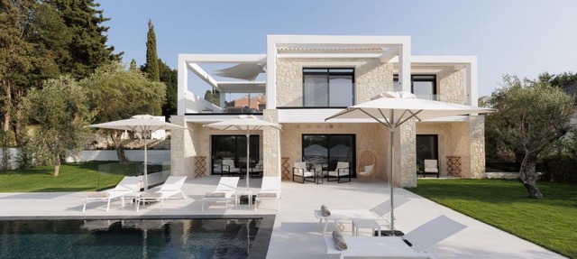 Luxurious Villa Trinity