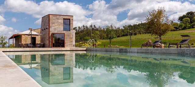 Luxurious Villa with heated infinity pool