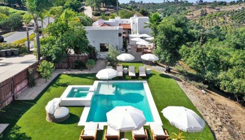 Luxury 5 bedroom Wine Retreat Fallbrook Villa sleeps 12