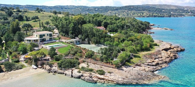 Luxury beachfront villa Aria - pool, tennis, sunset views & seaside adventures!