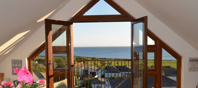 Luxury Beachside Penthouse with Stunning Sea Views