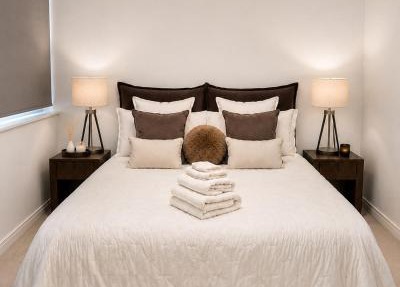 Luxury Central Solihull Apt - King Bed, Sofa Bed & 2 Parking Spaces