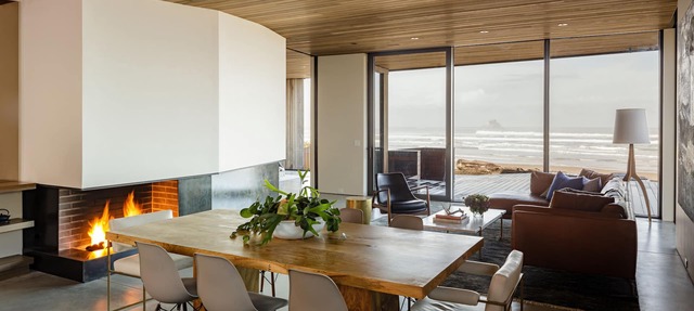 Luxury Designer Beachfront Home 3 Bed, 3.5 Bath in Arch Cape, Oregon.