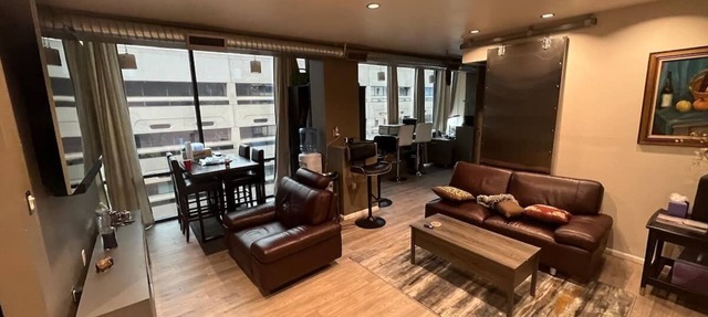 Luxury Downtown Albuquerque Suite Spectacular City and Mountain Views