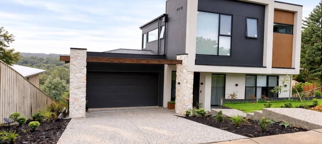 Luxury Hillside Escape | Scenic Views & Cosy Stay