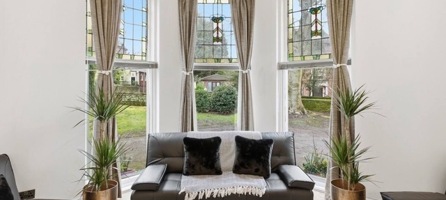 Luxury Liverpool Family Home with parking| Sleep 7