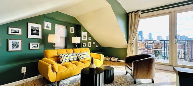 Luxury Private Boutique Hotel with CityView, Hot Tub, Free Parking