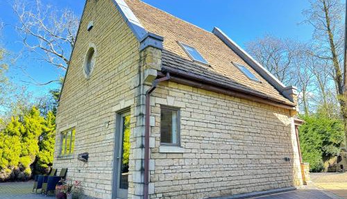 Luxury, private, secure self-contained Coach House, near Wythall and close to the NEC
