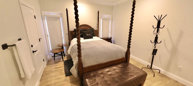 Luxury Suite "B"