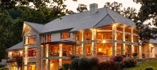 Luxury Table Rock Lake Villa: Pool, Hot Tub & Dock