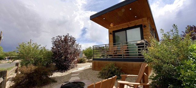 Luxury Tiny Home w/Views Near Escalante Utah