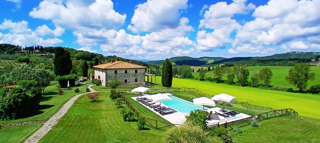 Luxury Villa + A/C Dépendance, Whirlpool, infinity Pool, Chef, Pizza, massage