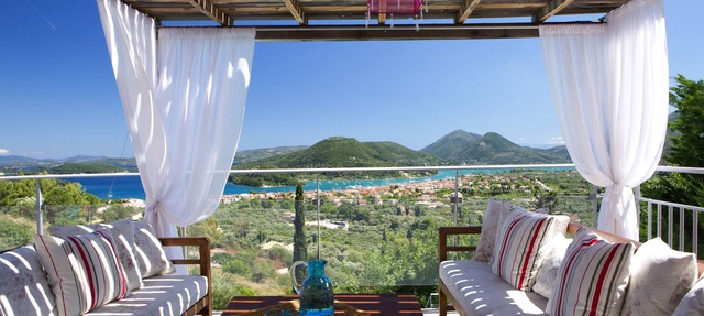 Luxury villa overlooking the sea with private pool-Villa Dahlia