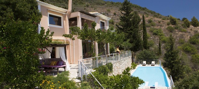 Luxury villa overlooking the sea with private pool-Villa Iris