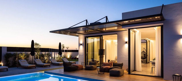 Luxury Villa, steps to amenities, BBQ, Ping-Pong!