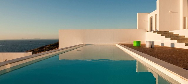 Luxury villa with private pool, sea front, walking distance to the beach