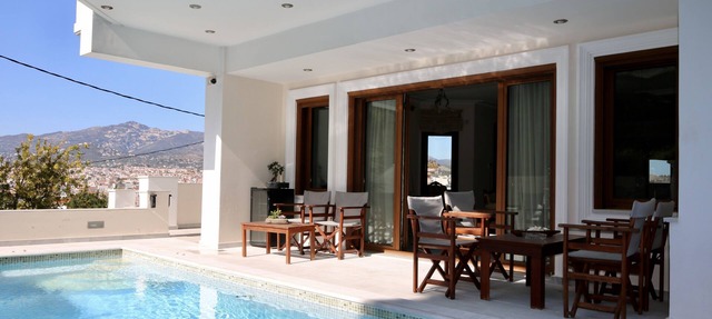 Luxury Villa with swimming pool , jacuzzi spa & great view, can guest 8 person