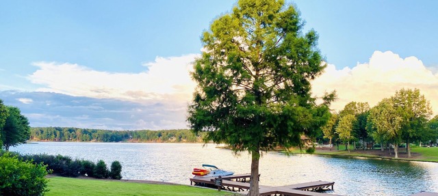 Luxury Waterfront Suite/Prime Location!