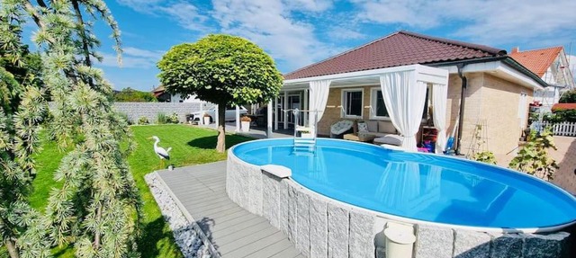 Luxus Villa 5 Schlafzimmern Sauna privater Pool Großer Garten