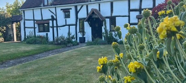 Magical 16th Century Tudor Cottage-M40, NEC, Warwick Castle, Stratford Upon Avon