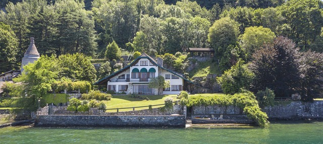 Magical villa perched on the water's edge! Villa Cinderella 5 BEDROOMS 10 PAX