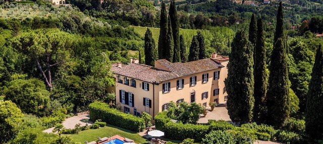 MAGNIFICENT 8BD-8.5BA VILLA WITH HEATED POOL 1 MILE AWAY FROM HEART OF FLORENCE!