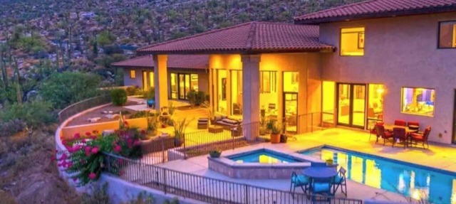 MAGNIFICENT MOUNTAINSIDE ESTATE W/STUNNING VIEWS!