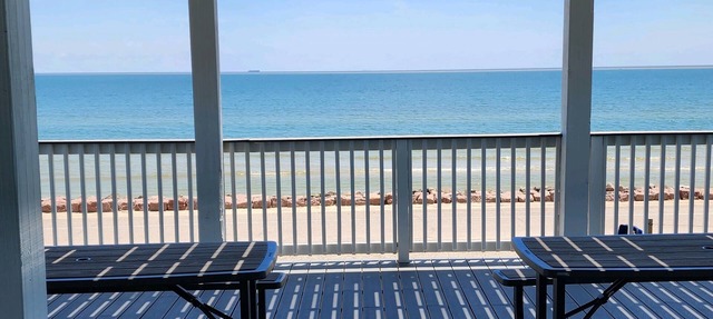 Mahi House Beachfront paradise !