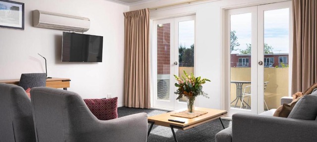 MainStay Suites Kew