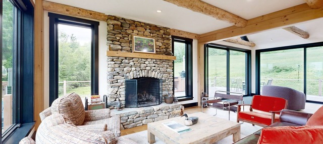 Majestic mountain escape, 4BR, stunning views, hot tub, fireplace, BBQ, w&d