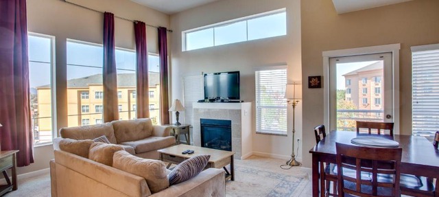 Manifest Upscale Spacious 2BD/2BA Apartment w/ balcony, fireplace