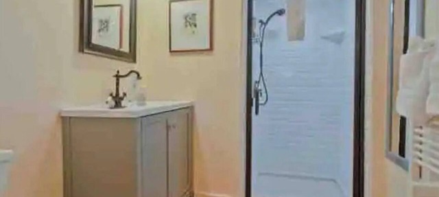 Maple Suite- Private Ground Floor Apartment in front of Smith College