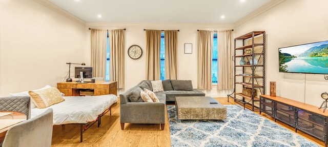 Massive Brownstonewith AC in Midtown NYC