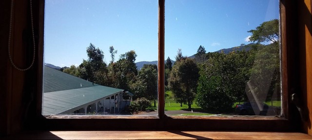 Masson Cottage. Set on a Sunny & Serene1.75 Acres. Close to Town/wifi