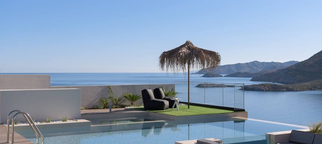 Mayana Luxury Villa, an infinite blue experience