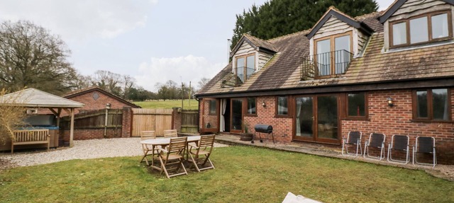 MEADOWFALL AT SHATTERFORD LAKES, family friendly in Shatterford