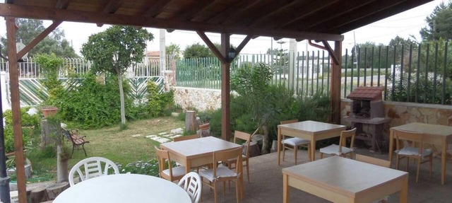 Mediterranean-style villa a few meters from the sea.