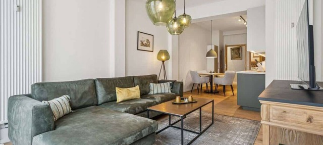 MEL&BENS Goldsmiths | Old Town | Parking option
