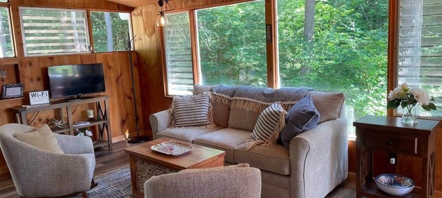 Meredith streamside cottage next to beach