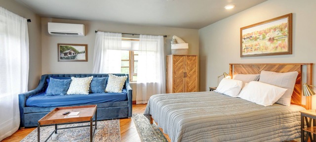 Meredith Studio Near Downtown: Hike, Swim, Ski!