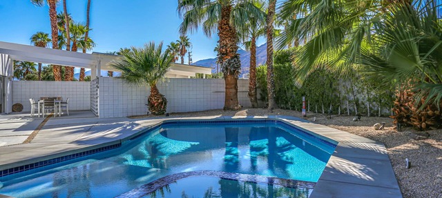 Mid Century Magic. Palm Springs! Pool, Spa, panoramic view!
