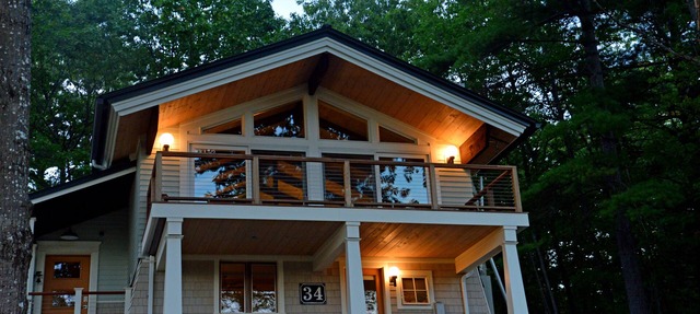 MID CENTURY MODERN BLACK MOUNTAIN CHALET; STUNNING VIEWS/FIRE PIT/HOT TUB